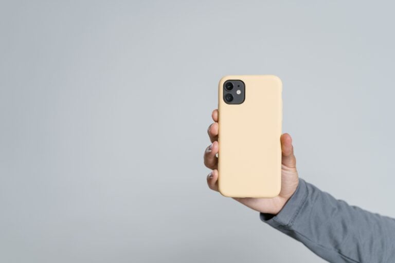 un téléphone portable